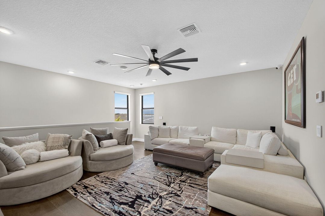 待售: $1,280,000 (3 贝兹, 3 浴室, 2642 平方英尺)