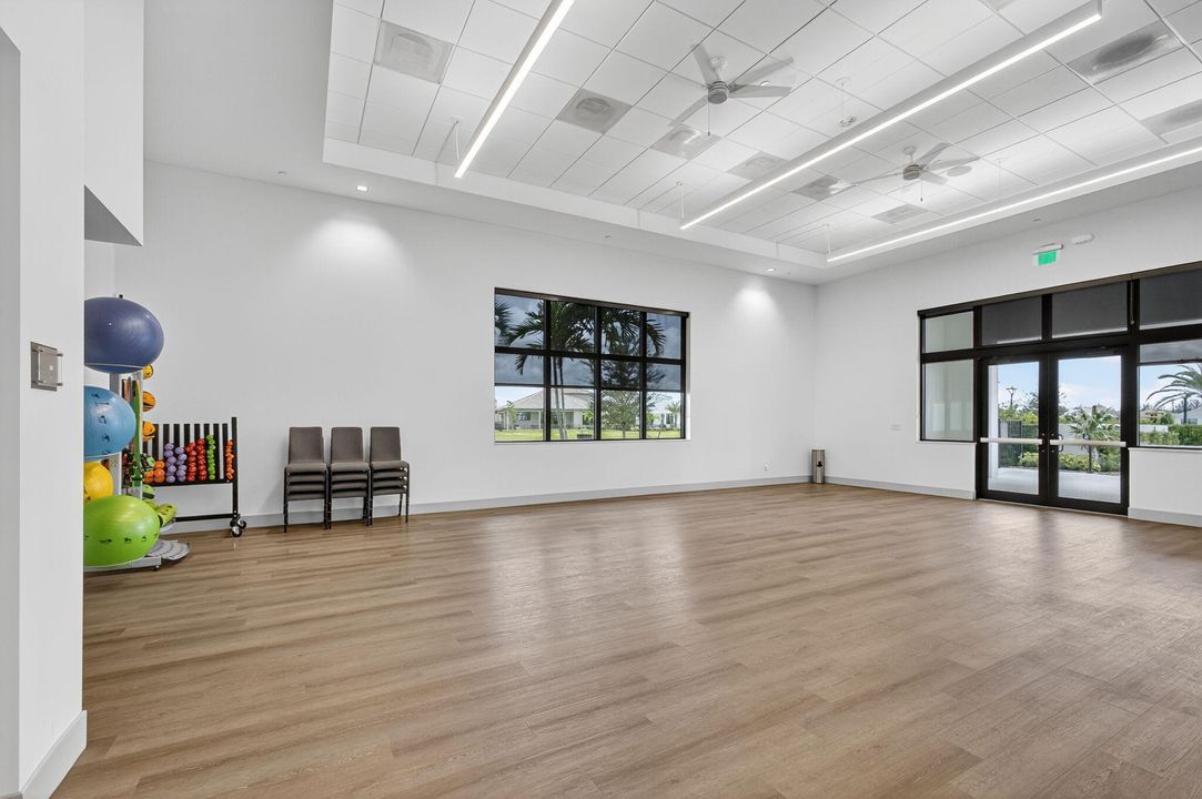 待售: $1,280,000 (3 贝兹, 3 浴室, 2642 平方英尺)