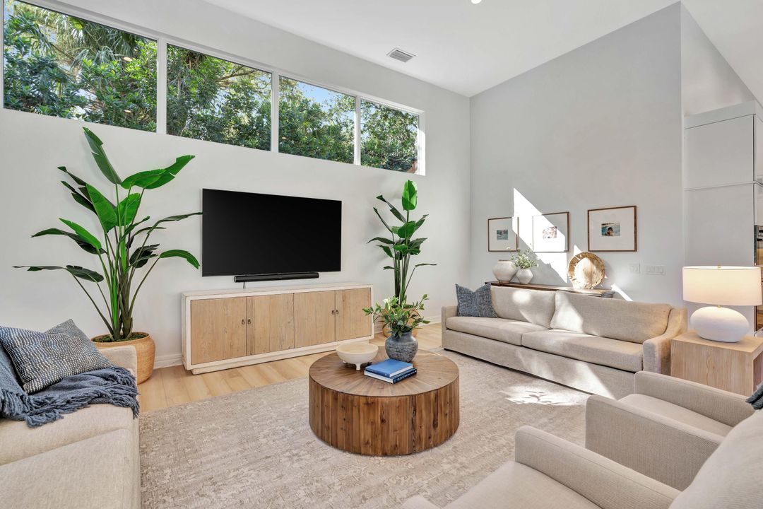 For Sale: $5,495,000 (4 beds, 5 baths, 5089 Square Feet)