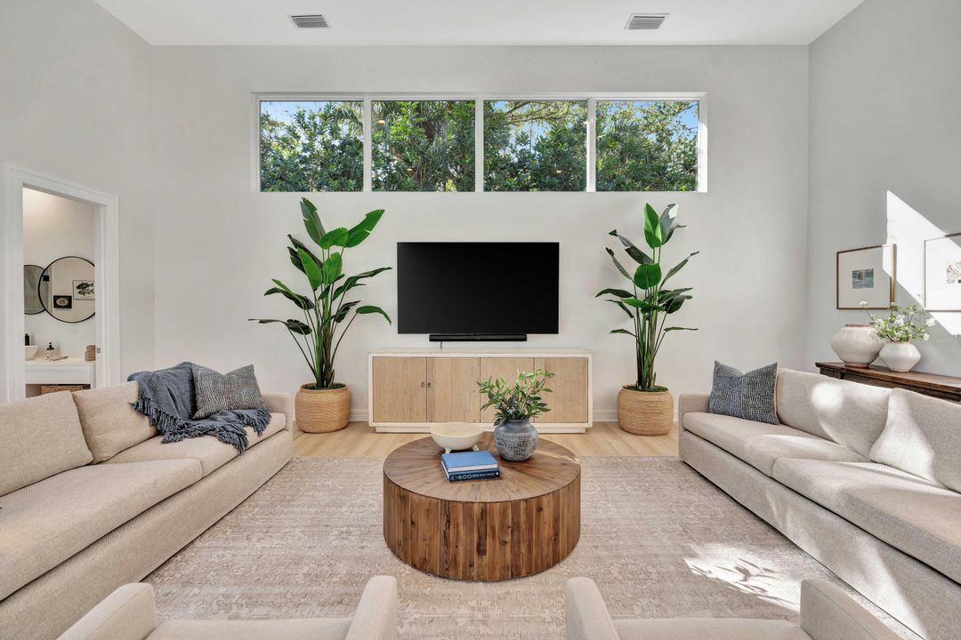 For Sale: $5,495,000 (4 beds, 5 baths, 5089 Square Feet)