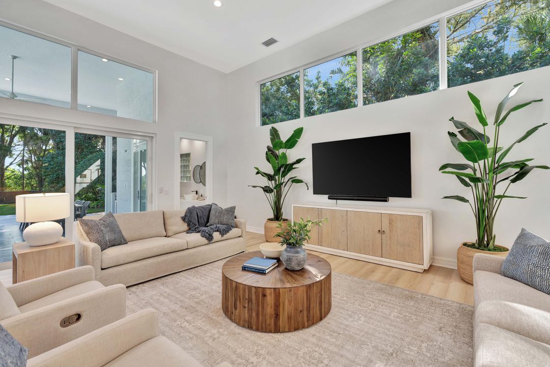 For Sale: $5,495,000 (4 beds, 5 baths, 5089 Square Feet)