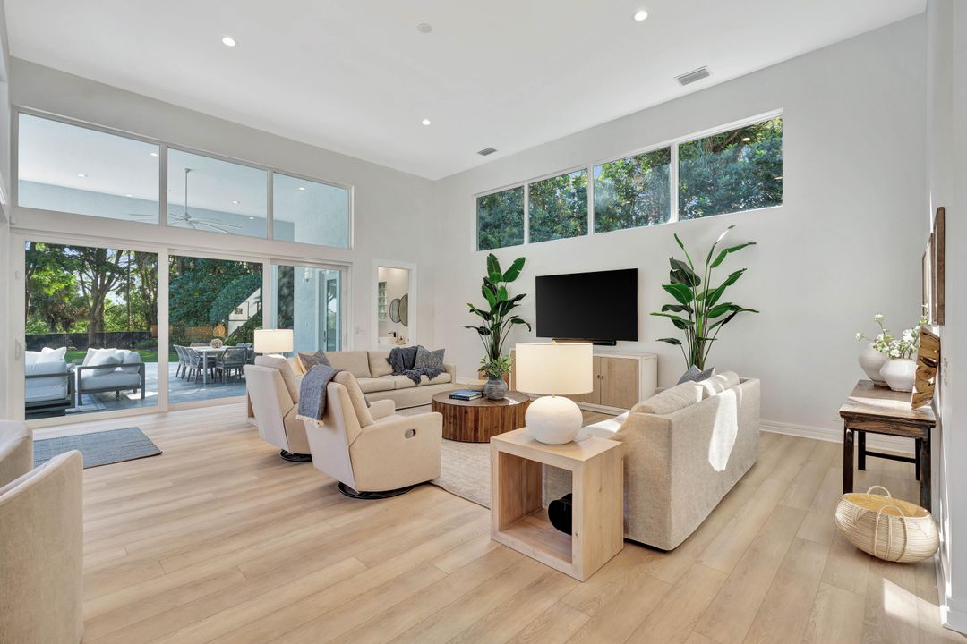 For Sale: $5,495,000 (4 beds, 5 baths, 5089 Square Feet)