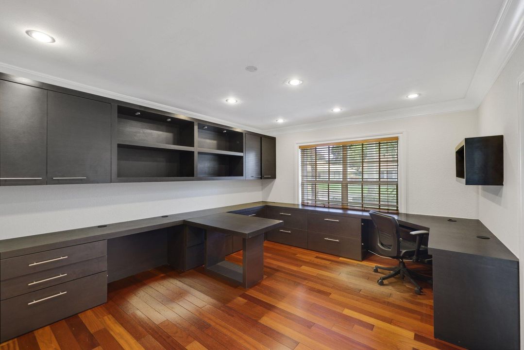 Active With Contract: $1,999,900 (4 beds, 3 baths, 3574 Square Feet)