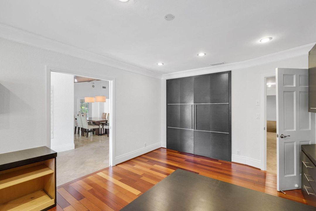 Active With Contract: $1,999,900 (4 beds, 3 baths, 3574 Square Feet)