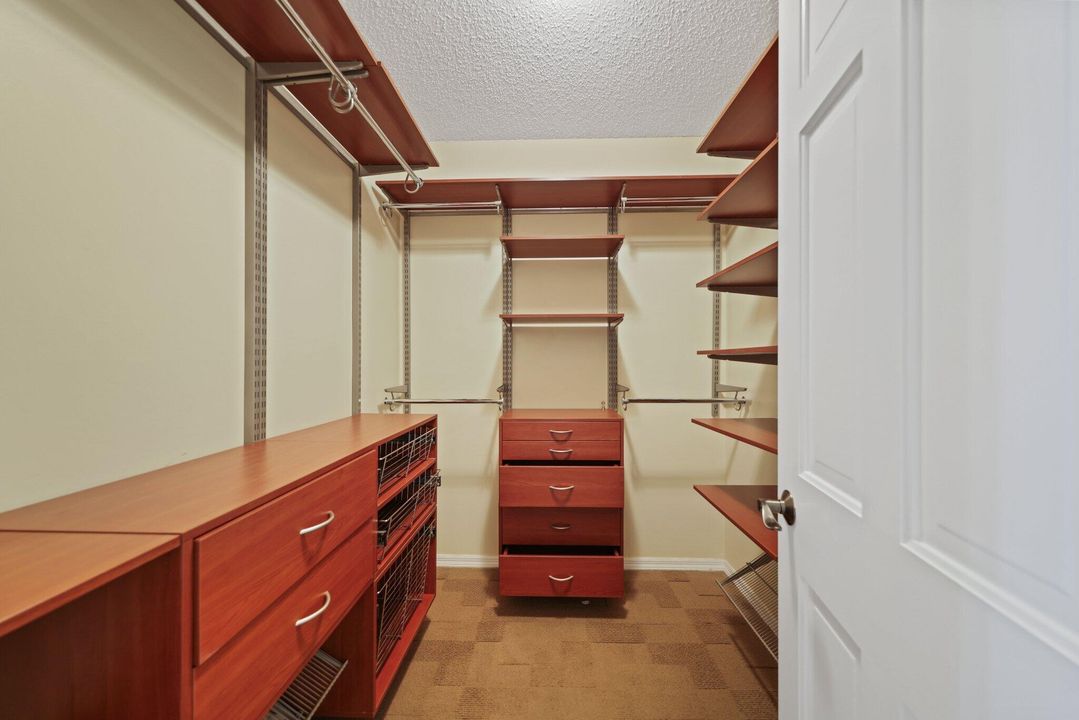 Active With Contract: $1,999,900 (4 beds, 3 baths, 3574 Square Feet)