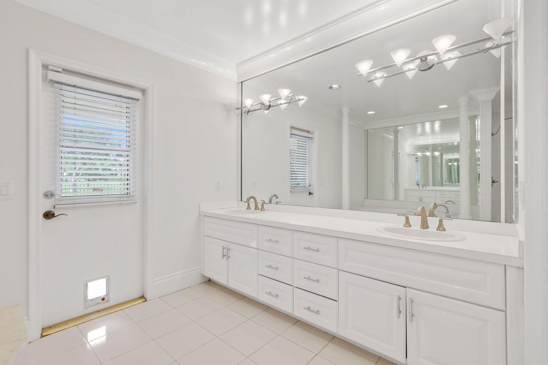 Active With Contract: $1,999,900 (4 beds, 3 baths, 3574 Square Feet)