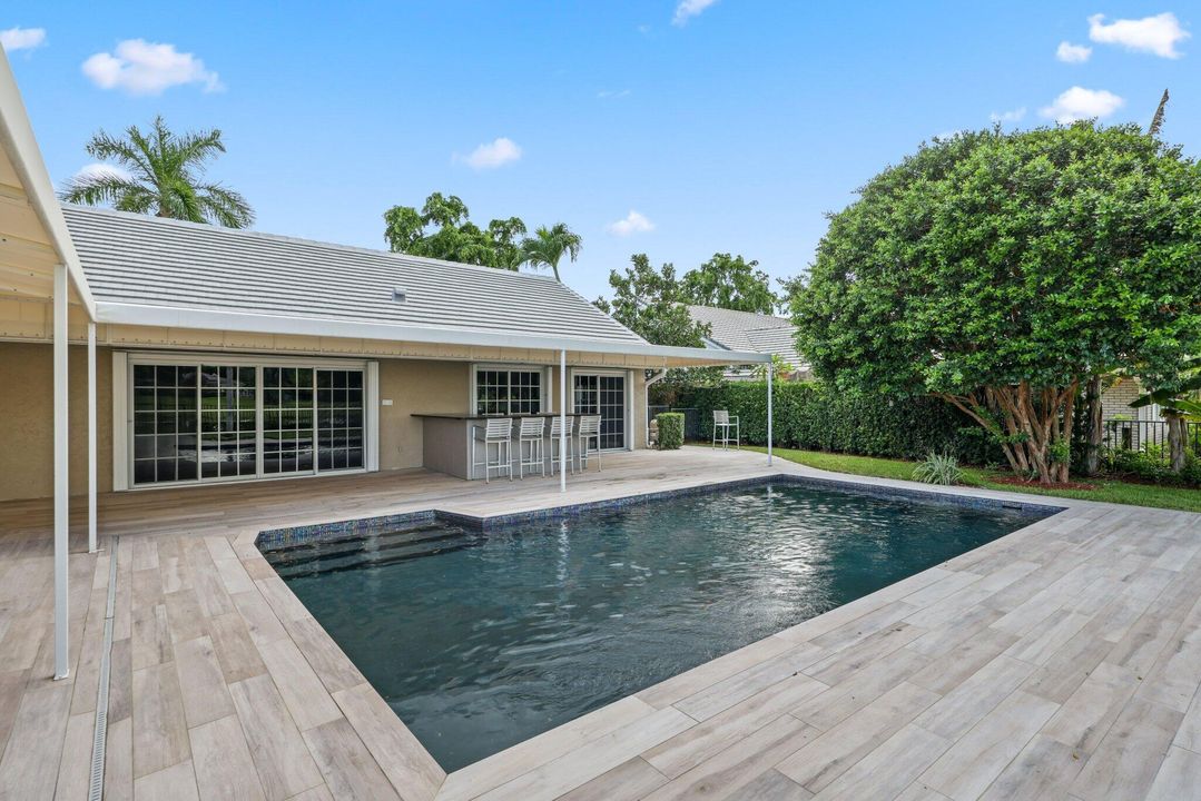 Active With Contract: $1,999,900 (4 beds, 3 baths, 3574 Square Feet)