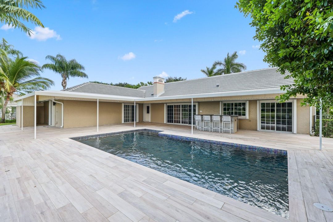 Active With Contract: $1,999,900 (4 beds, 3 baths, 3574 Square Feet)