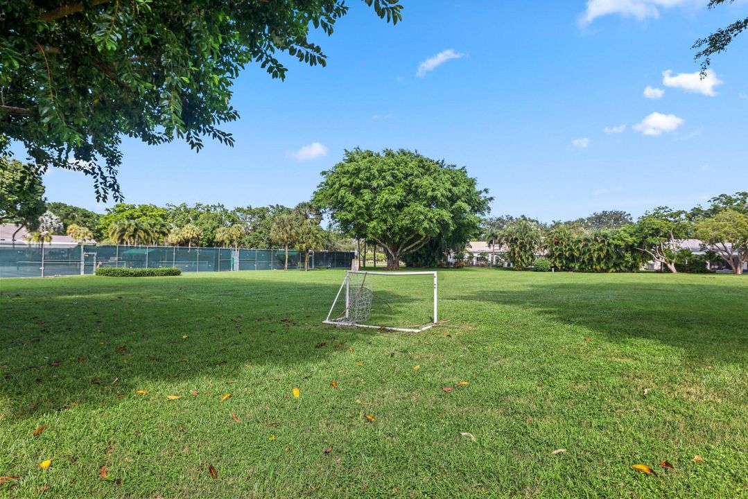 Active With Contract: $1,999,900 (4 beds, 3 baths, 3574 Square Feet)