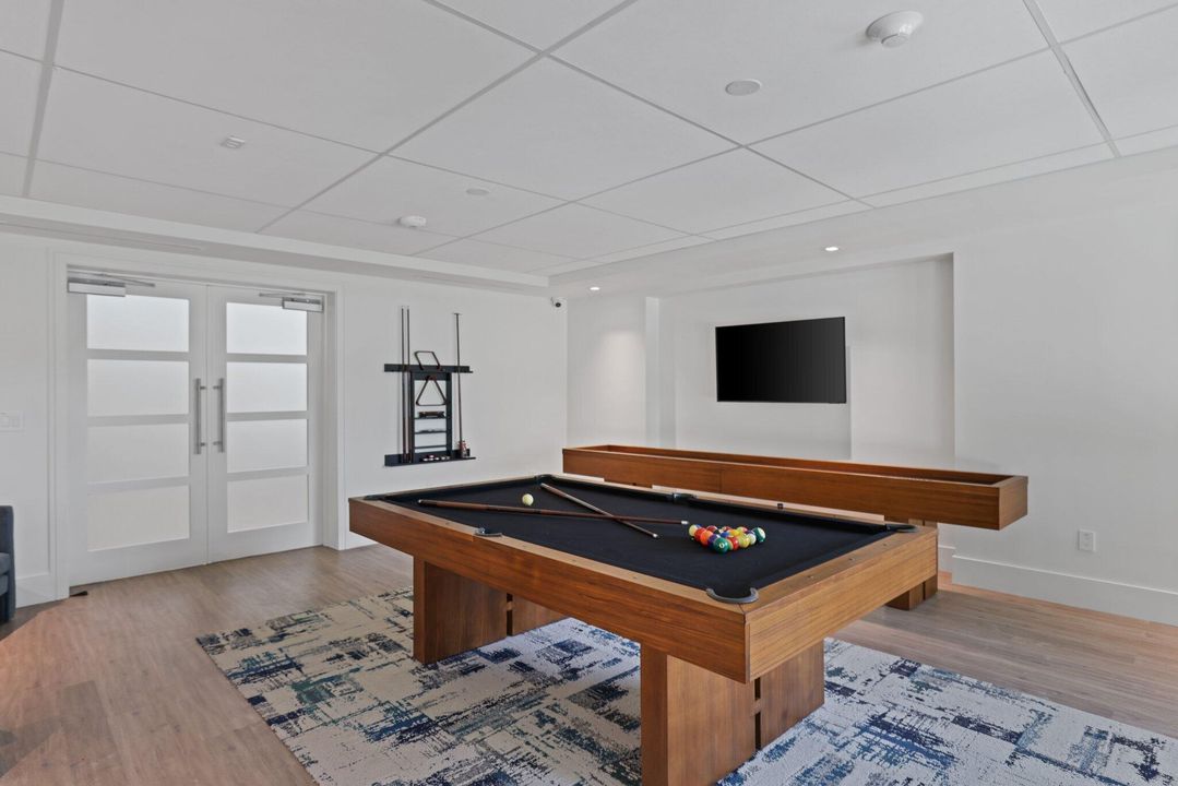 Active With Contract: $1,999,900 (4 beds, 3 baths, 3574 Square Feet)