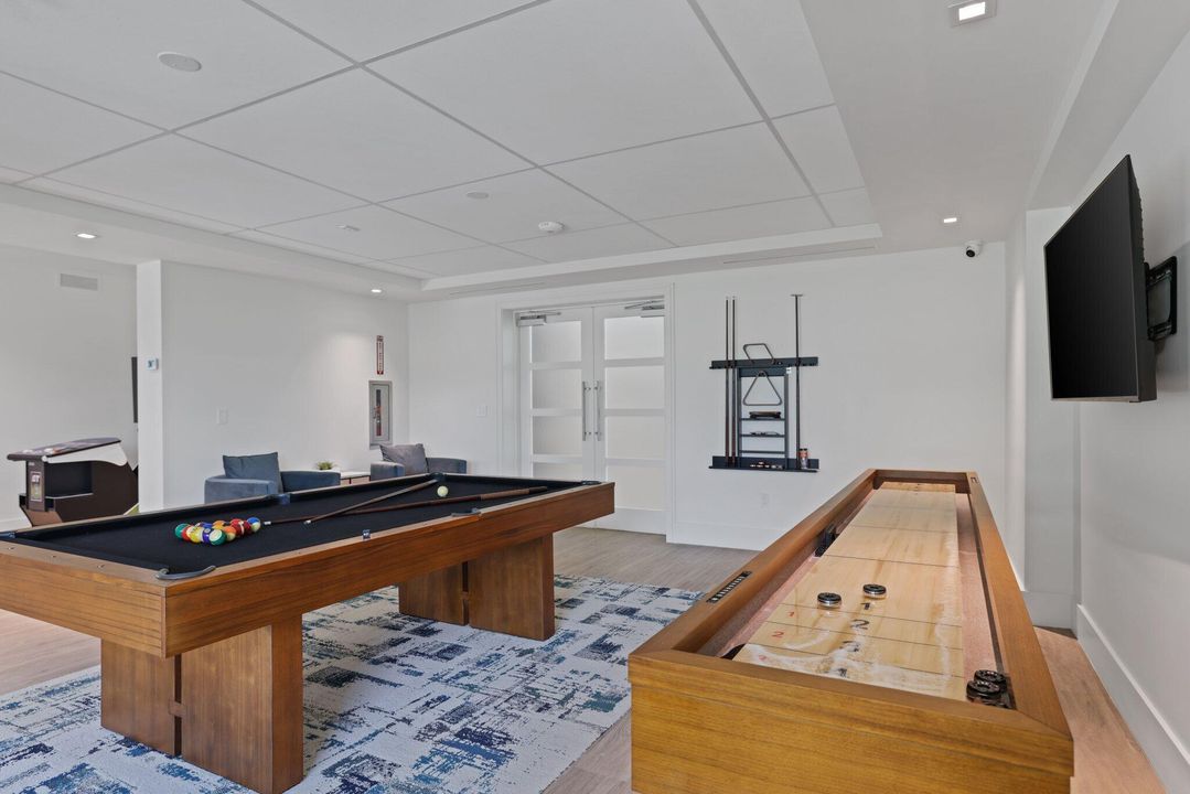 Active With Contract: $1,999,900 (4 beds, 3 baths, 3574 Square Feet)