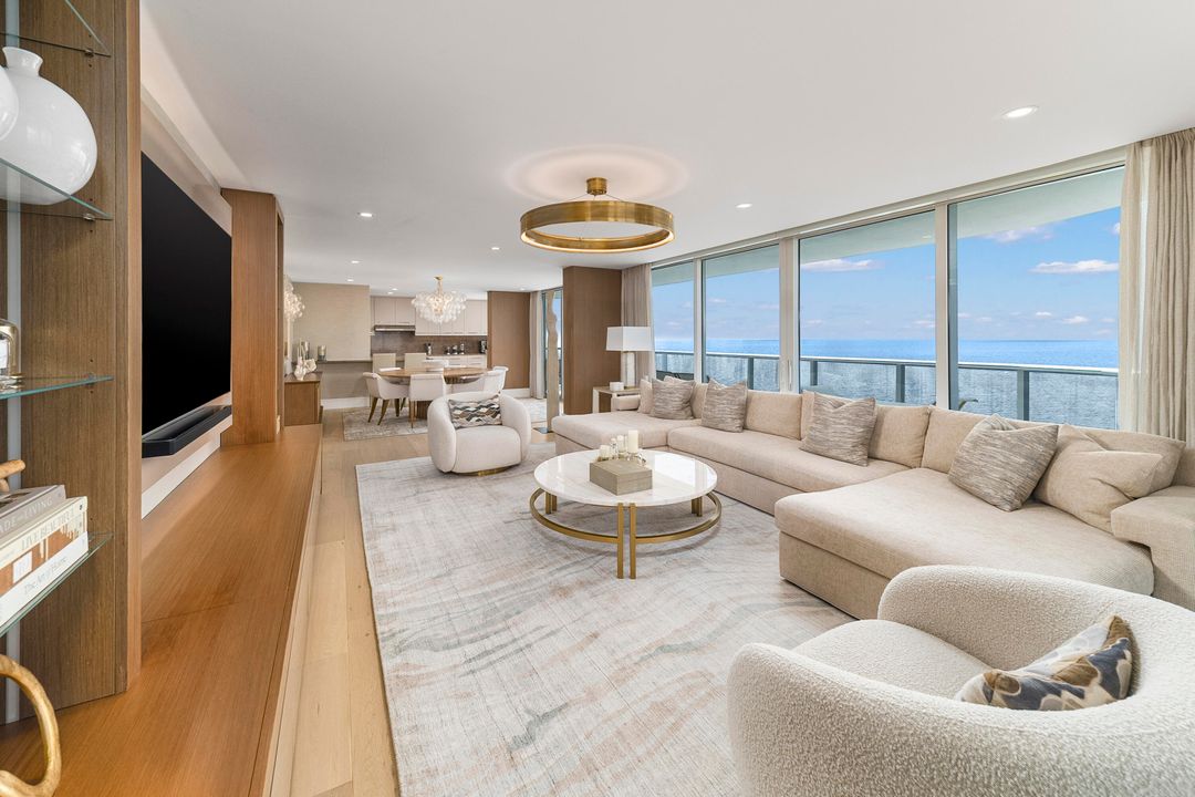 合同活跃: $3,650,000 (3 贝兹, 3 浴室, 2296 平方英尺)