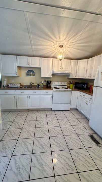 En Venta: $98,900 (2 camas, 1 baños, 896 Pies cuadrados)