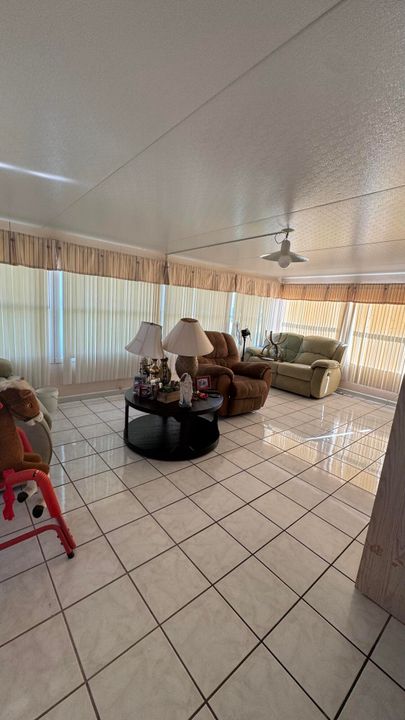 En Venta: $98,900 (2 camas, 1 baños, 896 Pies cuadrados)