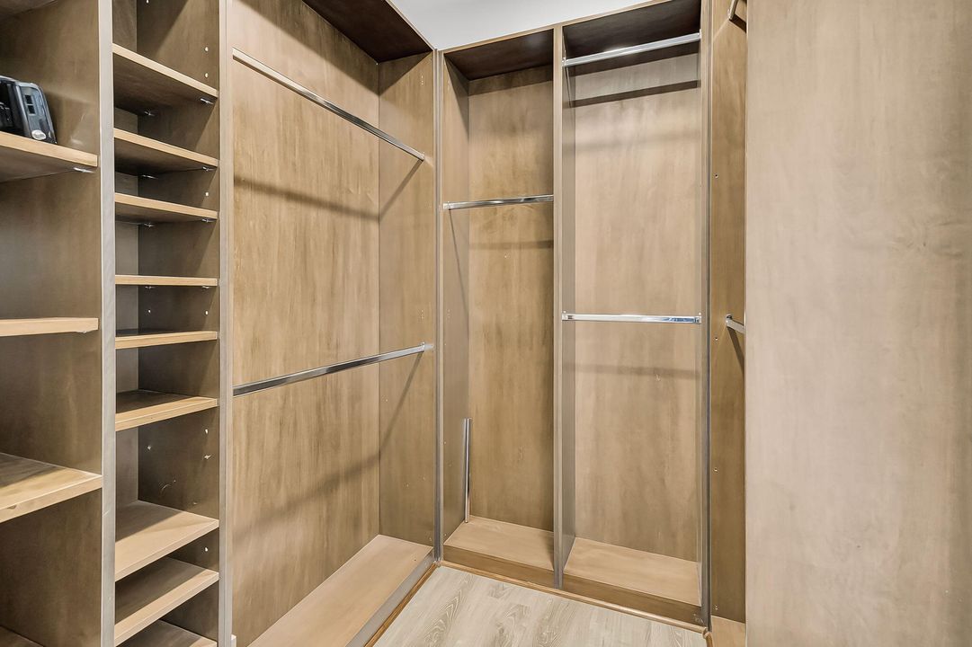 Под контрактом: $4,395,000 (5 спален, 5 ванн, 4936 Квадратных фут)