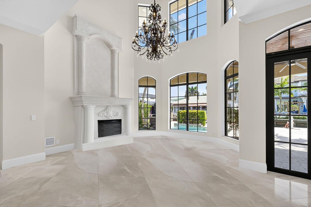 Под контрактом: $4,395,000 (5 спален, 5 ванн, 4936 Квадратных фут)