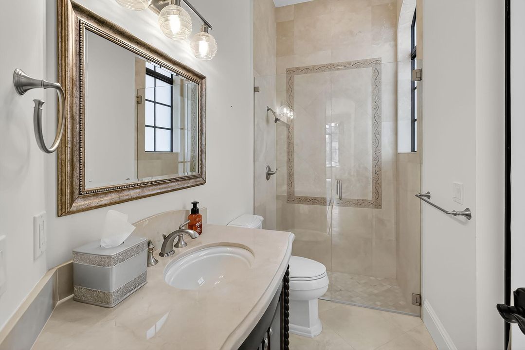 Под контрактом: $4,395,000 (5 спален, 5 ванн, 4936 Квадратных фут)