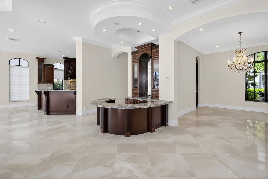 Под контрактом: $4,395,000 (5 спален, 5 ванн, 4936 Квадратных фут)