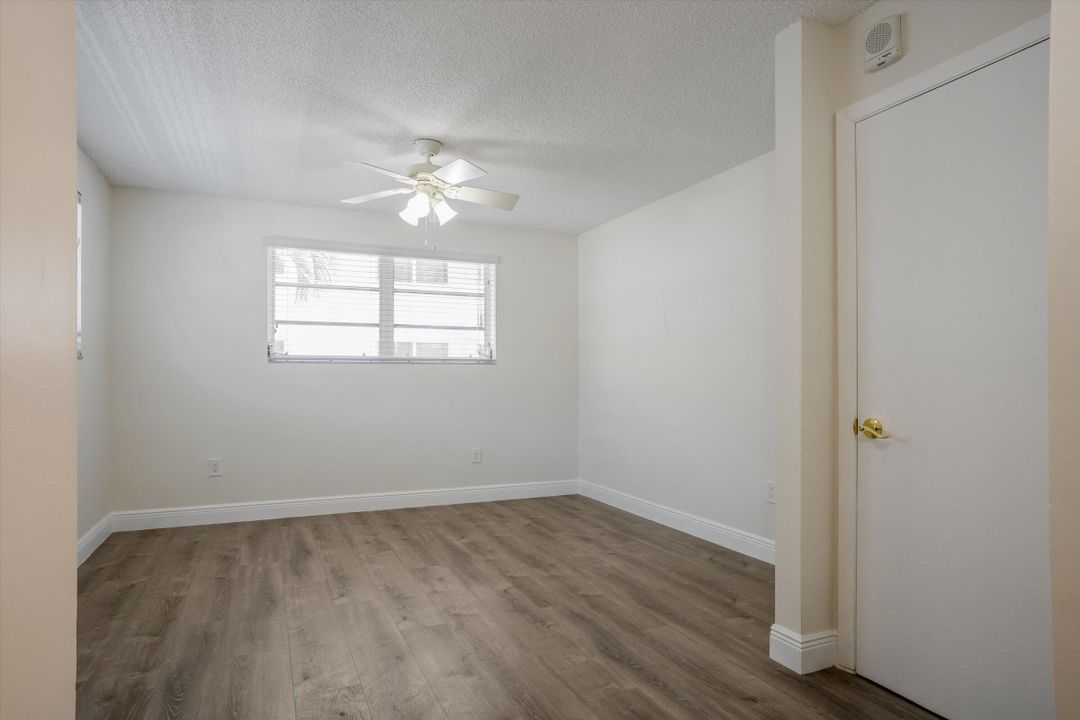 For Sale: $389,000 (2 beds, 2 baths, 875 Square Feet)