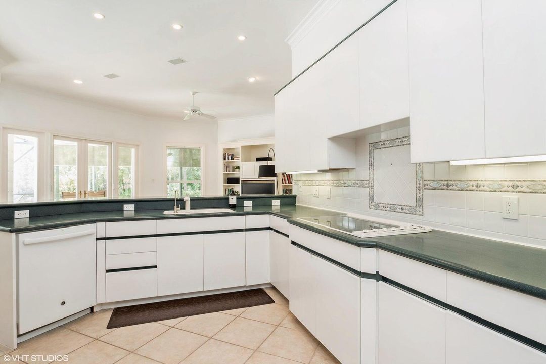 Active With Contract: $1,499,000 (3 beds, 2 baths, 3319 Square Feet)