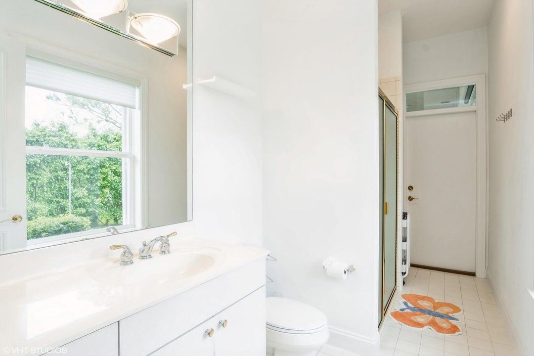 Active With Contract: $1,499,000 (3 beds, 2 baths, 3319 Square Feet)