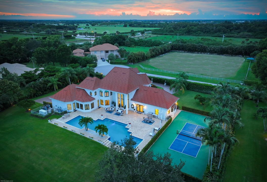 En Venta: $4,867,000 (5 camas, 4 baños, 4619 Pies cuadrados)