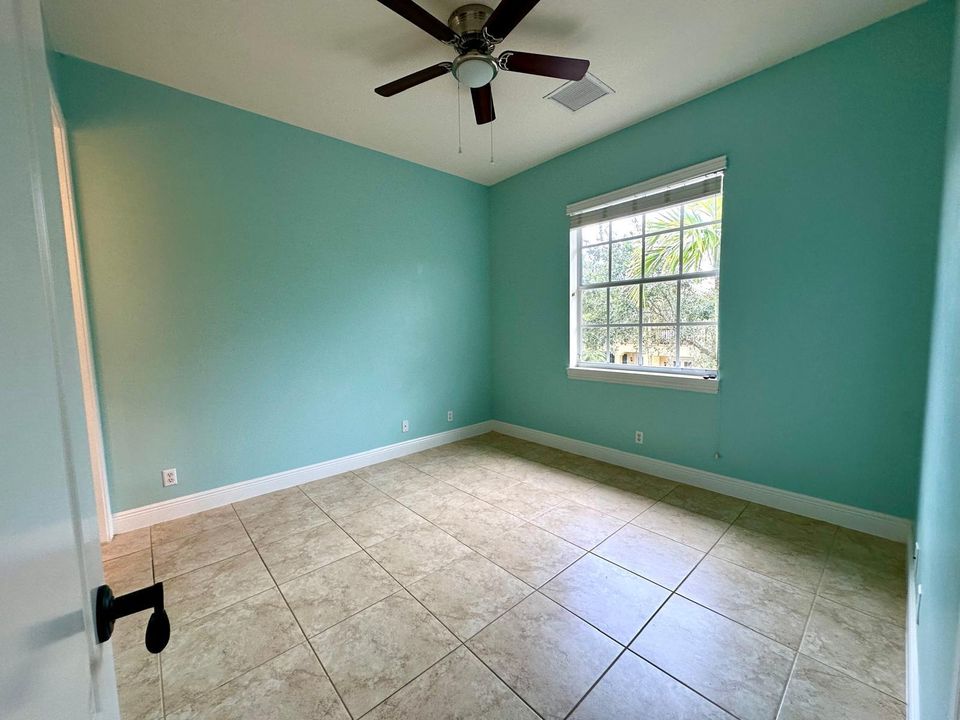 Под контрактом: $4,750 (4 спален, 3 ванн, 2592 Квадратных фут)