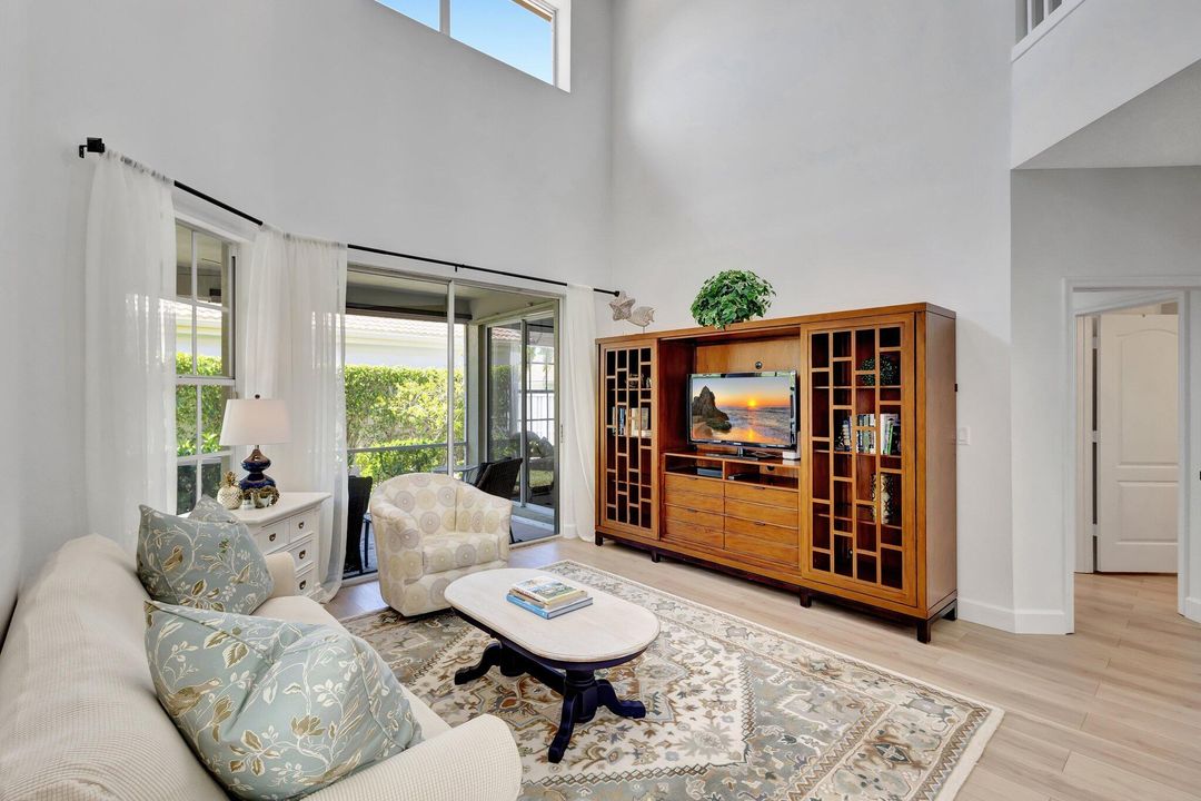 For Rent: $12,000 (3 beds, 2 baths, 2118 Square Feet)