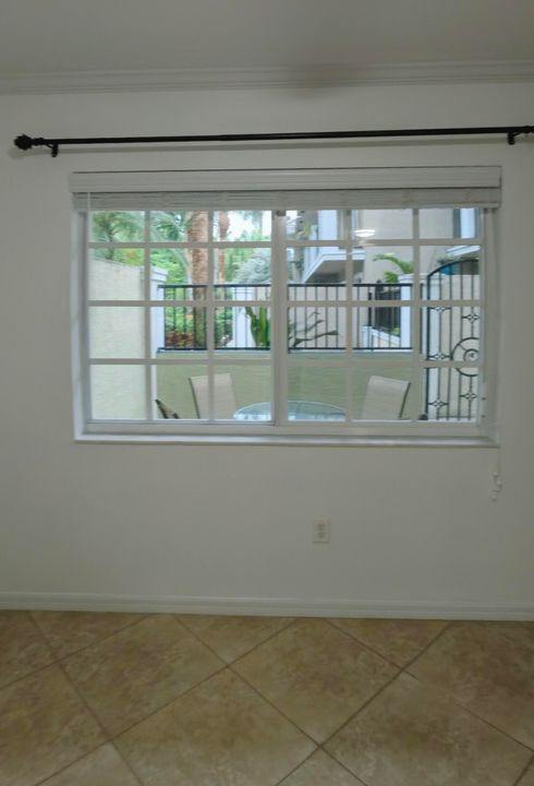 出租: $3,450 (2 贝兹, 2 浴室, 1200 平方英尺)