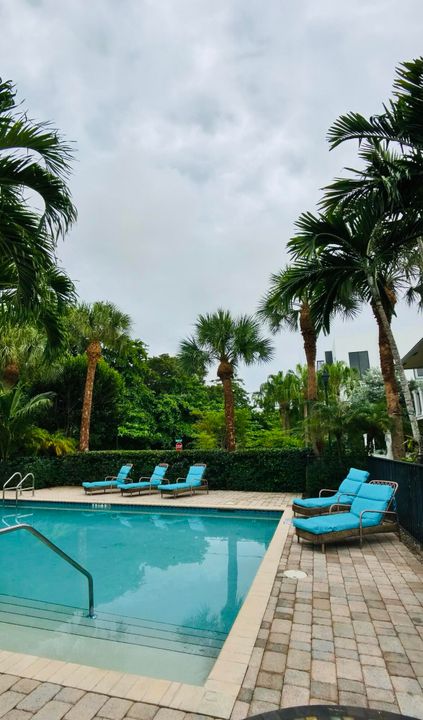 出租: $3,450 (2 贝兹, 2 浴室, 1200 平方英尺)