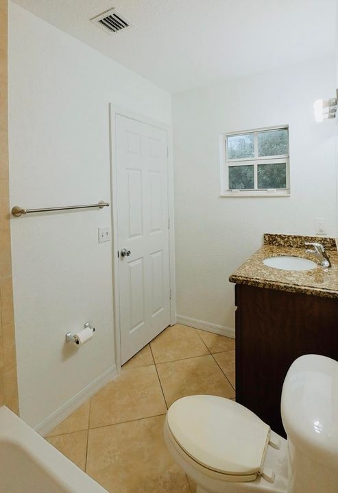 出租: $3,450 (2 贝兹, 2 浴室, 1200 平方英尺)