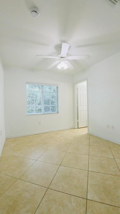 出租: $3,450 (2 贝兹, 2 浴室, 1200 平方英尺)