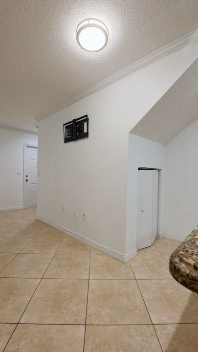 出租: $3,450 (2 贝兹, 2 浴室, 1200 平方英尺)