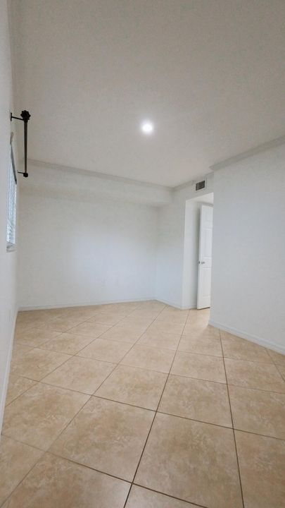 出租: $3,450 (2 贝兹, 2 浴室, 1200 平方英尺)