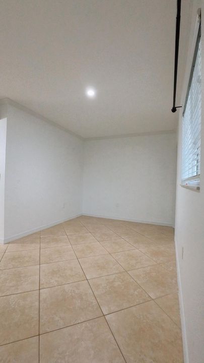 出租: $3,450 (2 贝兹, 2 浴室, 1200 平方英尺)