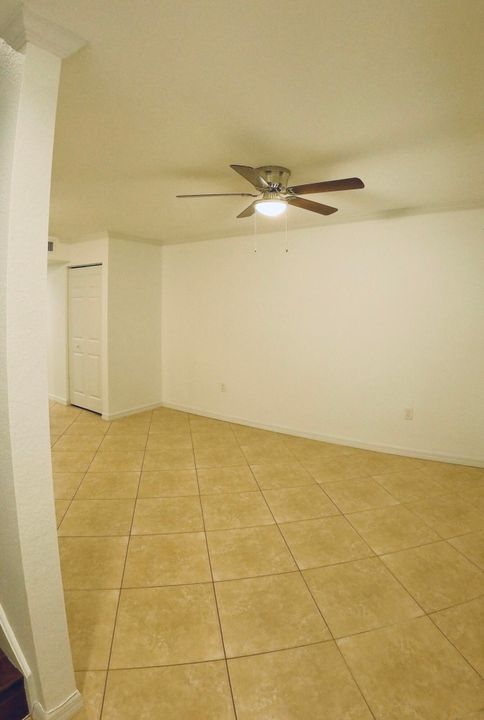 出租: $3,450 (2 贝兹, 2 浴室, 1200 平方英尺)