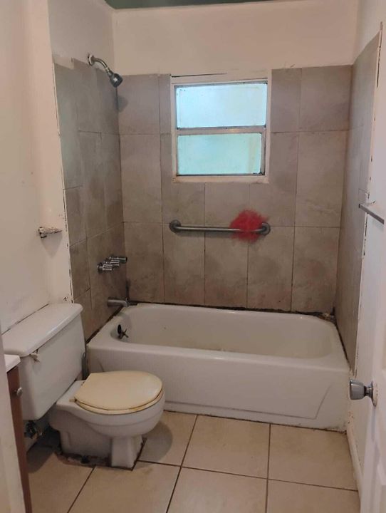 На продажу: $145,500 (2 спален, 1 ванн, 777 Квадратных фут)