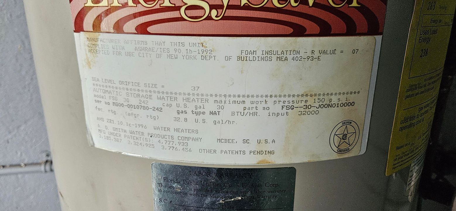 合同活跃: $240,000 (3 贝兹, 1 浴室, 864 平方英尺)