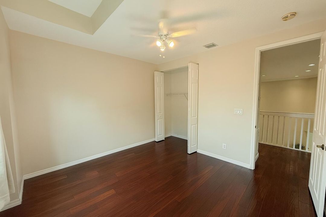 合同活跃: $3,500 (4 贝兹, 3 浴室, 2501 平方英尺)