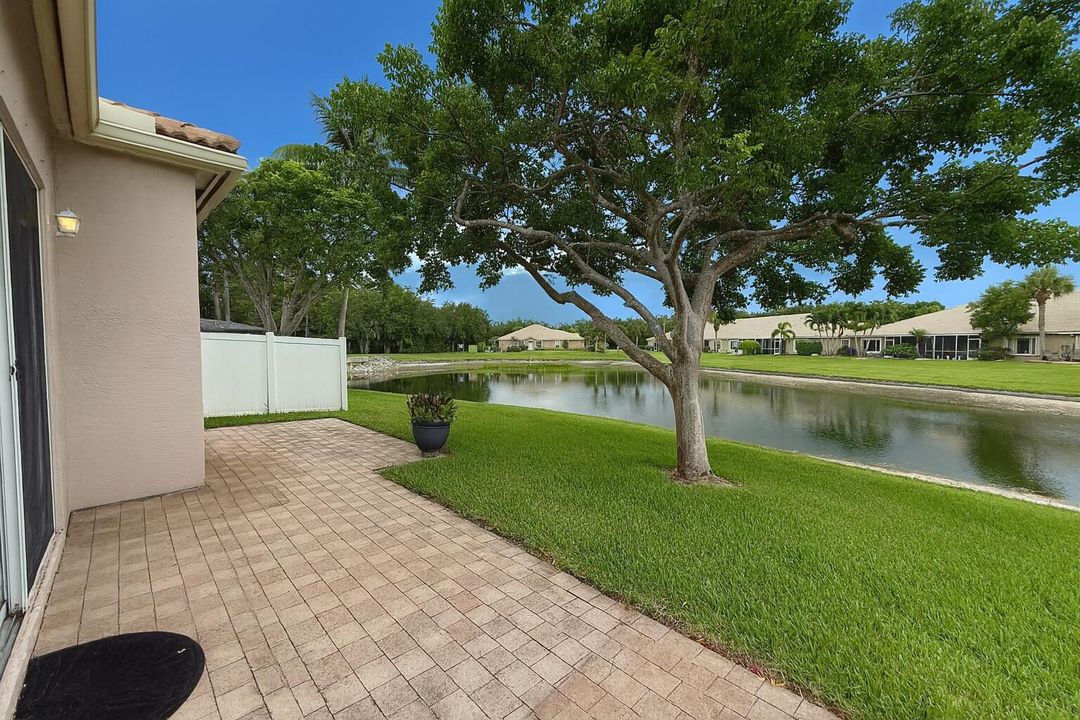 合同活跃: $3,500 (4 贝兹, 3 浴室, 2501 平方英尺)