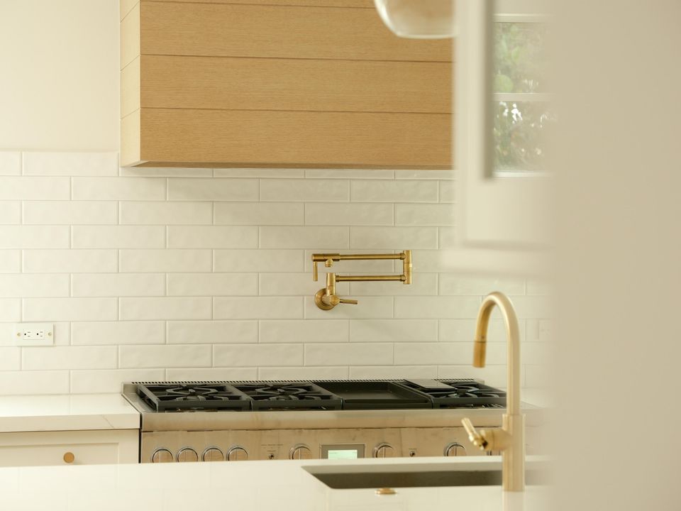 出租: $35,000 (4 贝兹, 2 浴室, 3100 平方英尺)