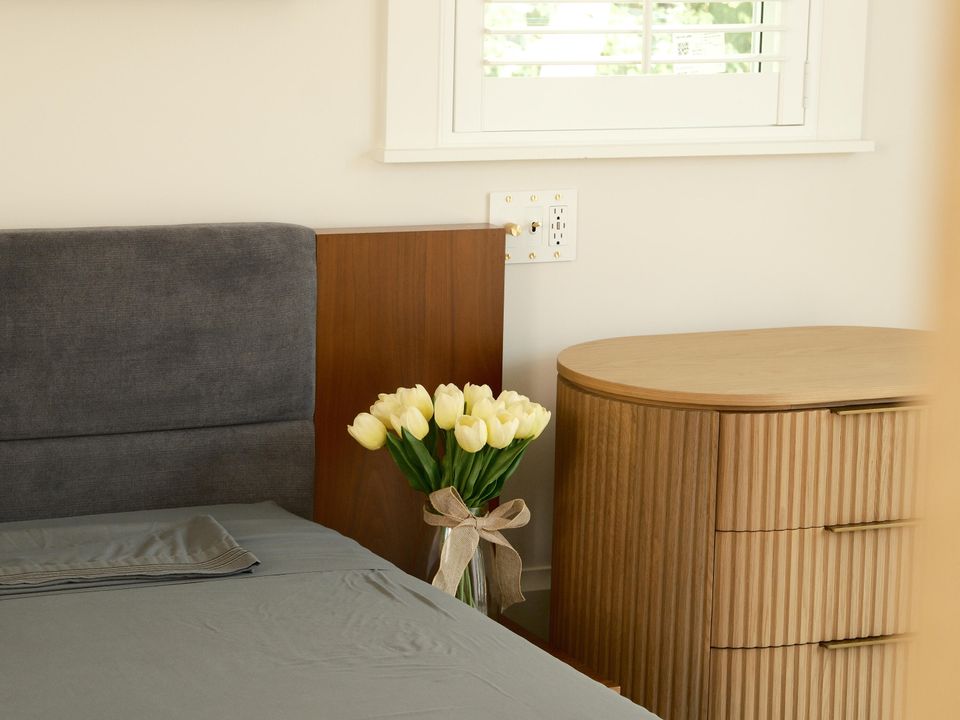 出租: $35,000 (4 贝兹, 2 浴室, 3100 平方英尺)