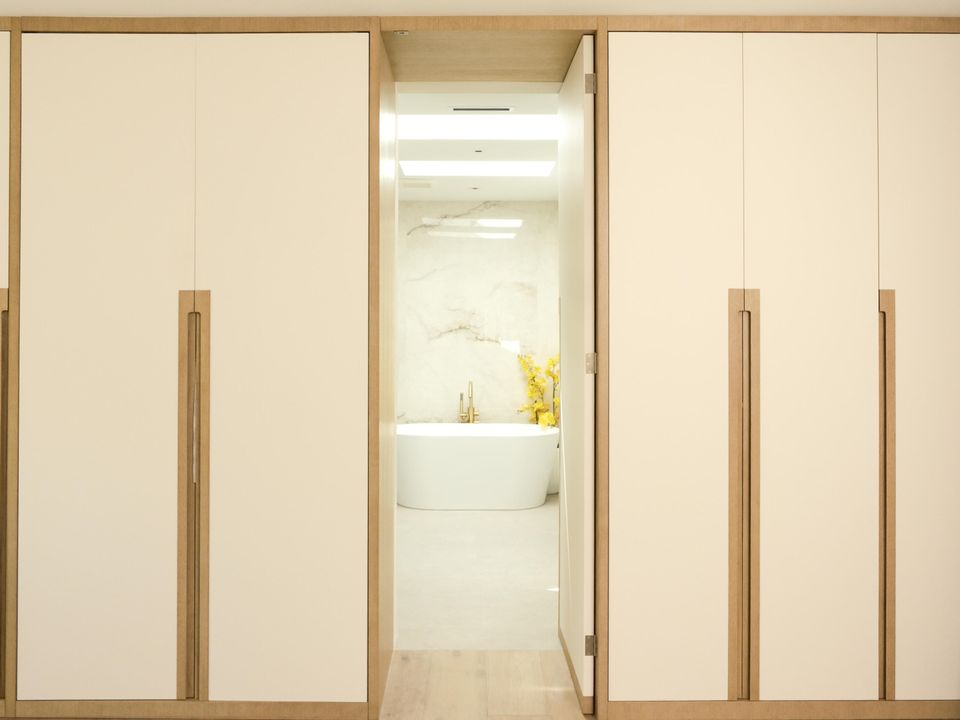 出租: $35,000 (4 贝兹, 2 浴室, 3100 平方英尺)