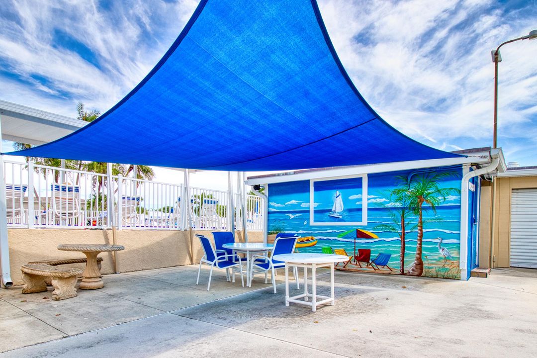 For Sale: $409,000 (2 beds, 2 baths, 700 Square Feet)