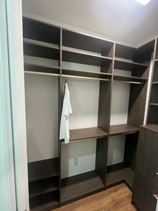 For Sale: $899,000 (4 beds, 4 baths, 3172 Square Feet)