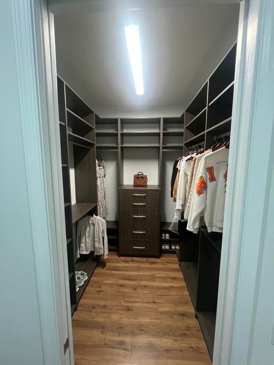 For Sale: $899,000 (4 beds, 4 baths, 3172 Square Feet)