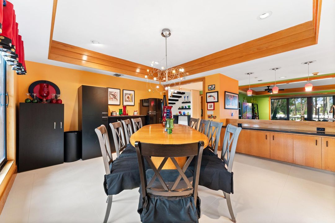 待售: $5,250,000 (6 贝兹, 4 浴室, 4302 平方英尺)