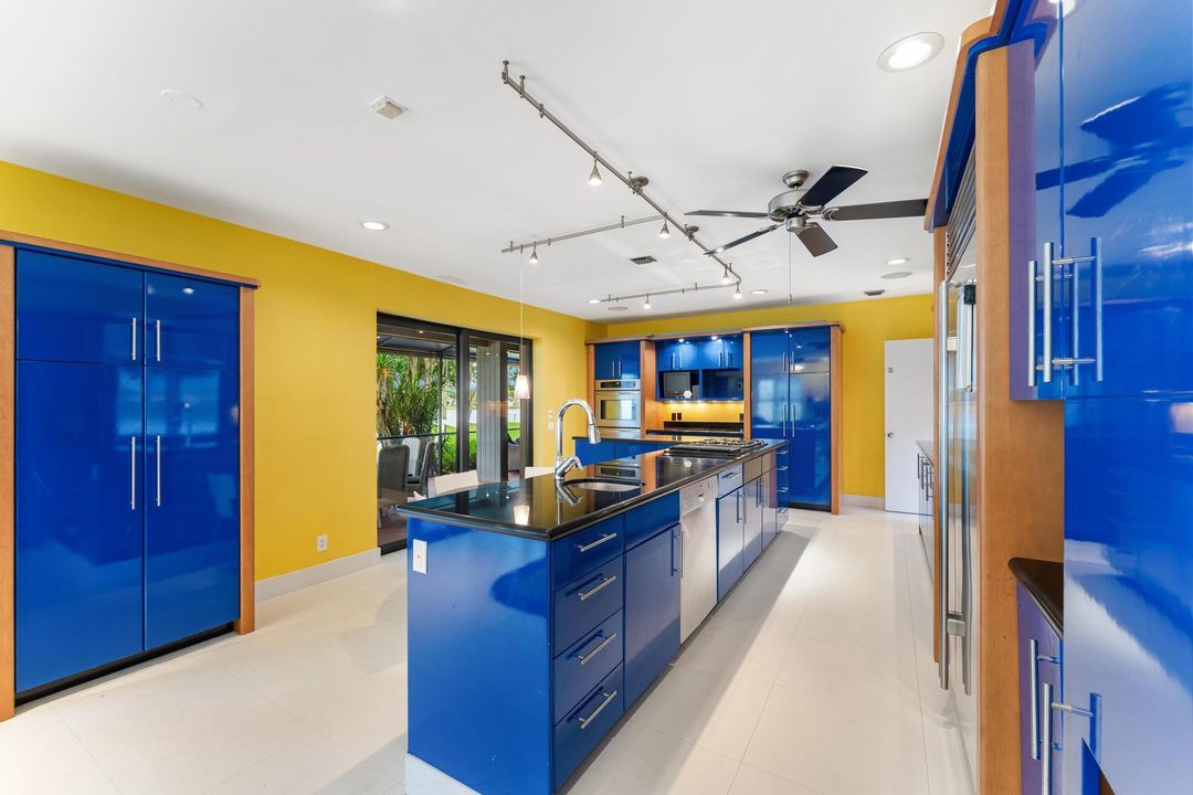 待售: $5,250,000 (6 贝兹, 4 浴室, 4302 平方英尺)