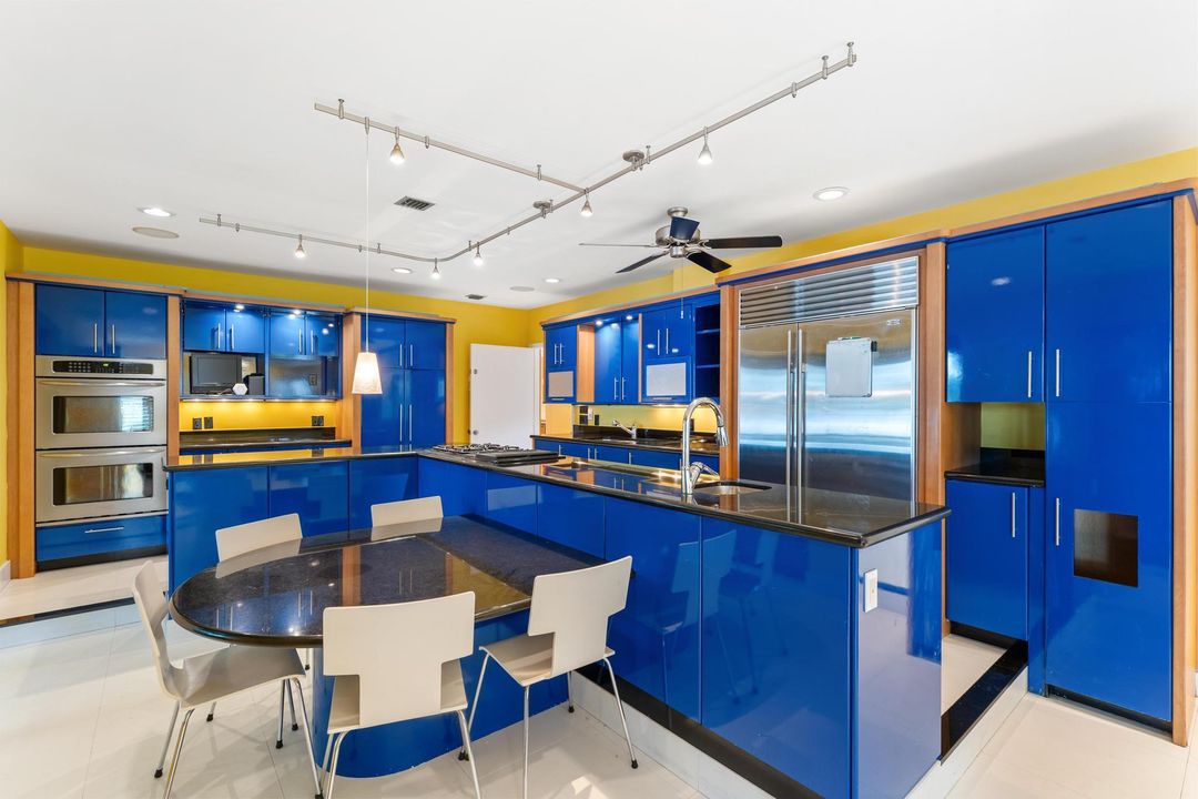 待售: $5,250,000 (6 贝兹, 4 浴室, 4302 平方英尺)