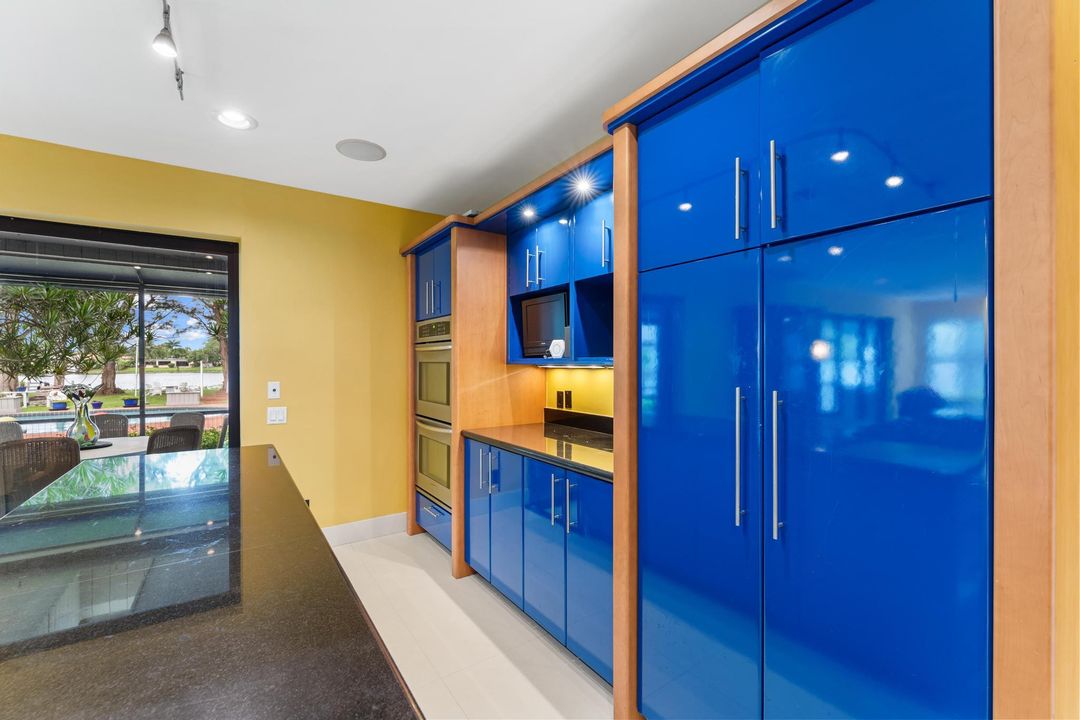 待售: $5,250,000 (6 贝兹, 4 浴室, 4302 平方英尺)